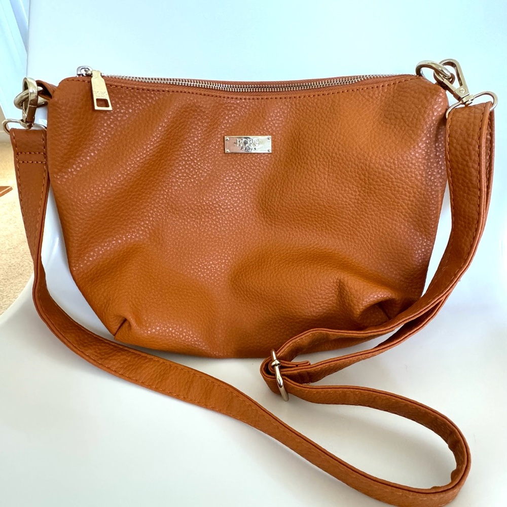 🍁 Gorgeous Fall Orange BCBG Paris Leather Crossbody Bag Purse w/ Gold Hardware 🎃